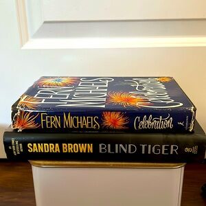 Hardcover bundle Brown, Michaels